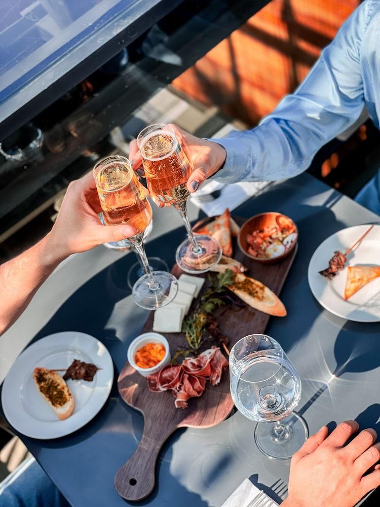 Hotel Magnolia サンティアゴ エクステリア 写真 Prosecco and typical Italian appetizers
