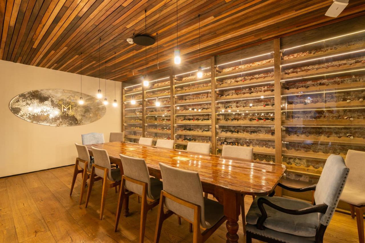 Hotel Magnolia サンティアゴ エクステリア 写真 The wine room at the 2010 San Francisco Chronicle Wine Competition